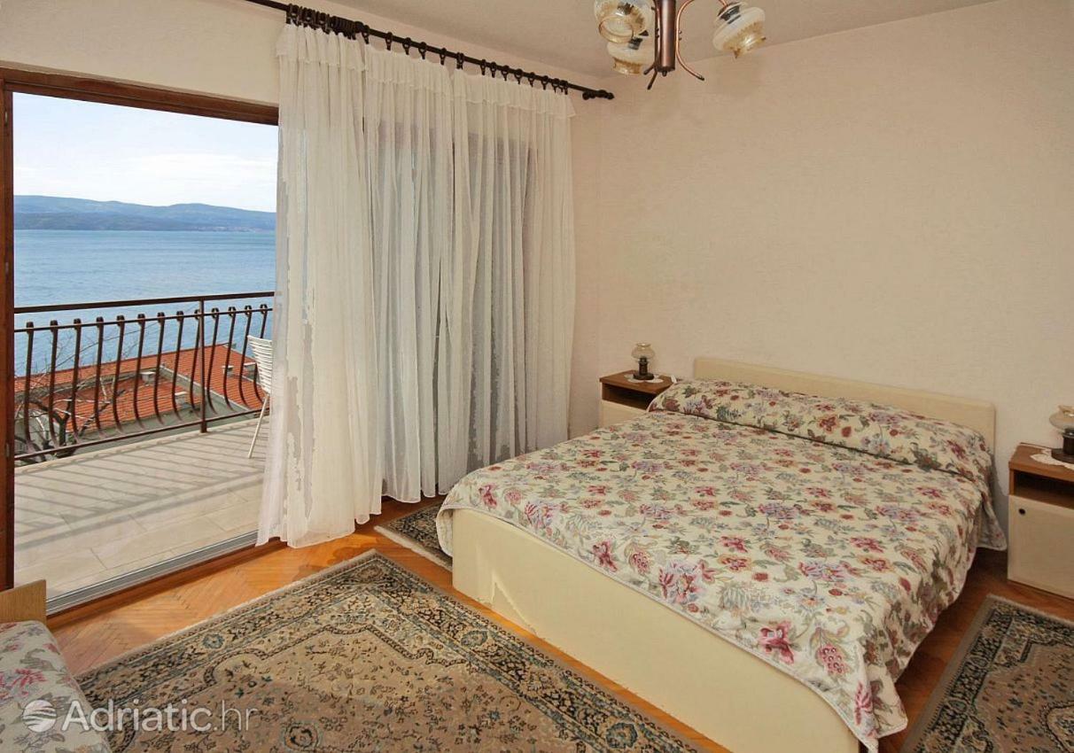 Apartament Ujdur *