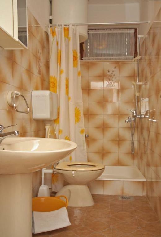 Apartament Ujdur *